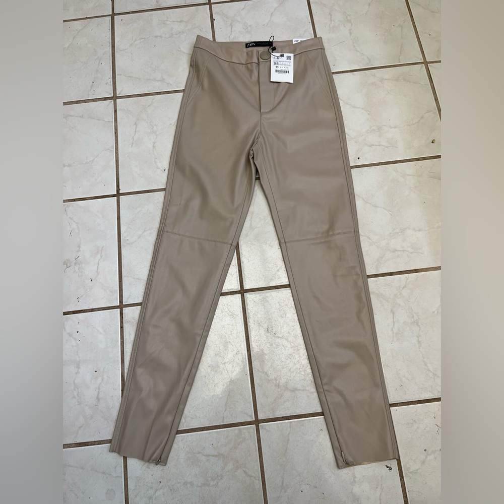 Zara NWT! Light Beige Faux Leather HI-RISE LEGGINGS Stretch Pants Sz XS